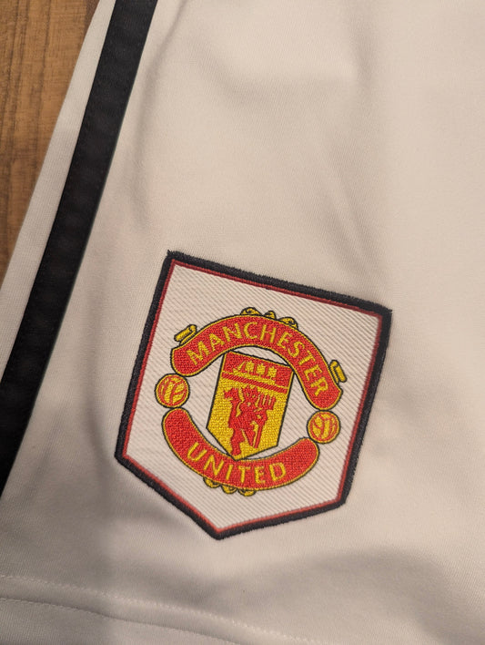 United // Adidas // shorts // size L