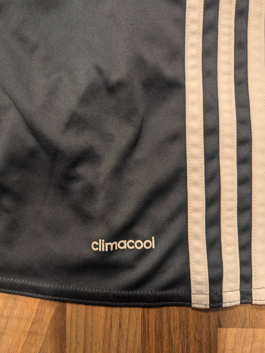 United // Adidas // shorts // size L