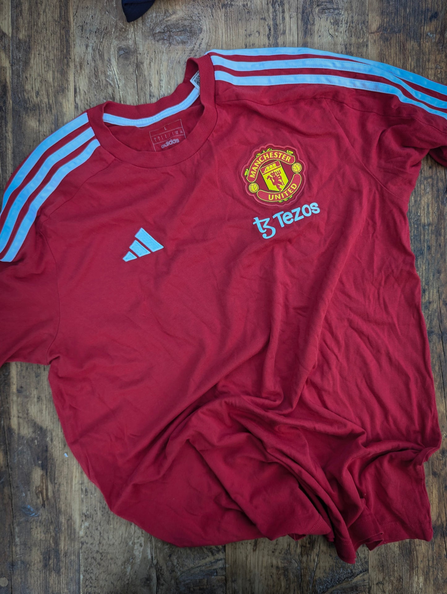 United // Adidas // t-shirt // size L