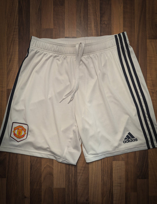 United // Adidas // shorts // size L