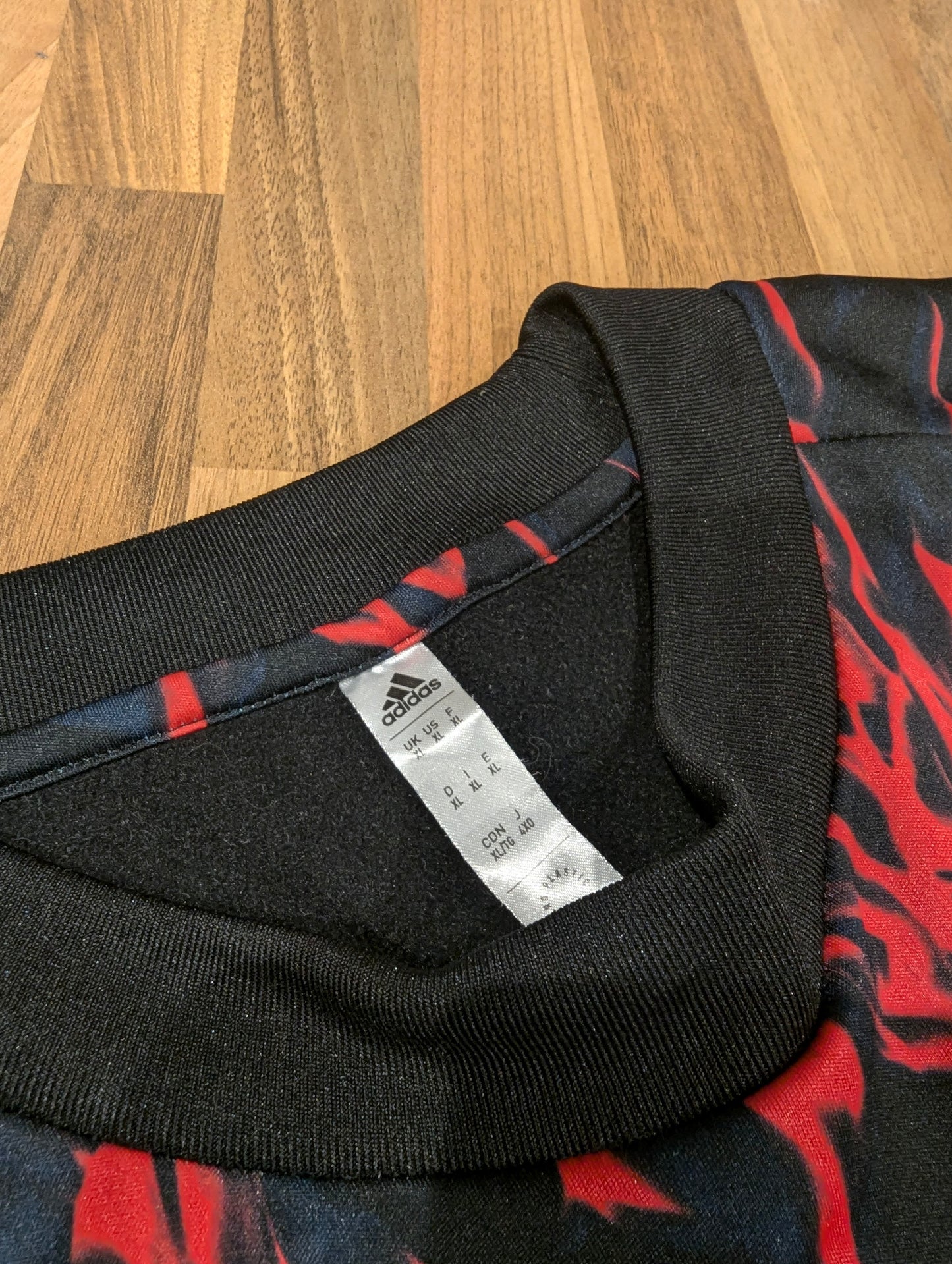 United // Adidas // fleece lined jumper // size XL