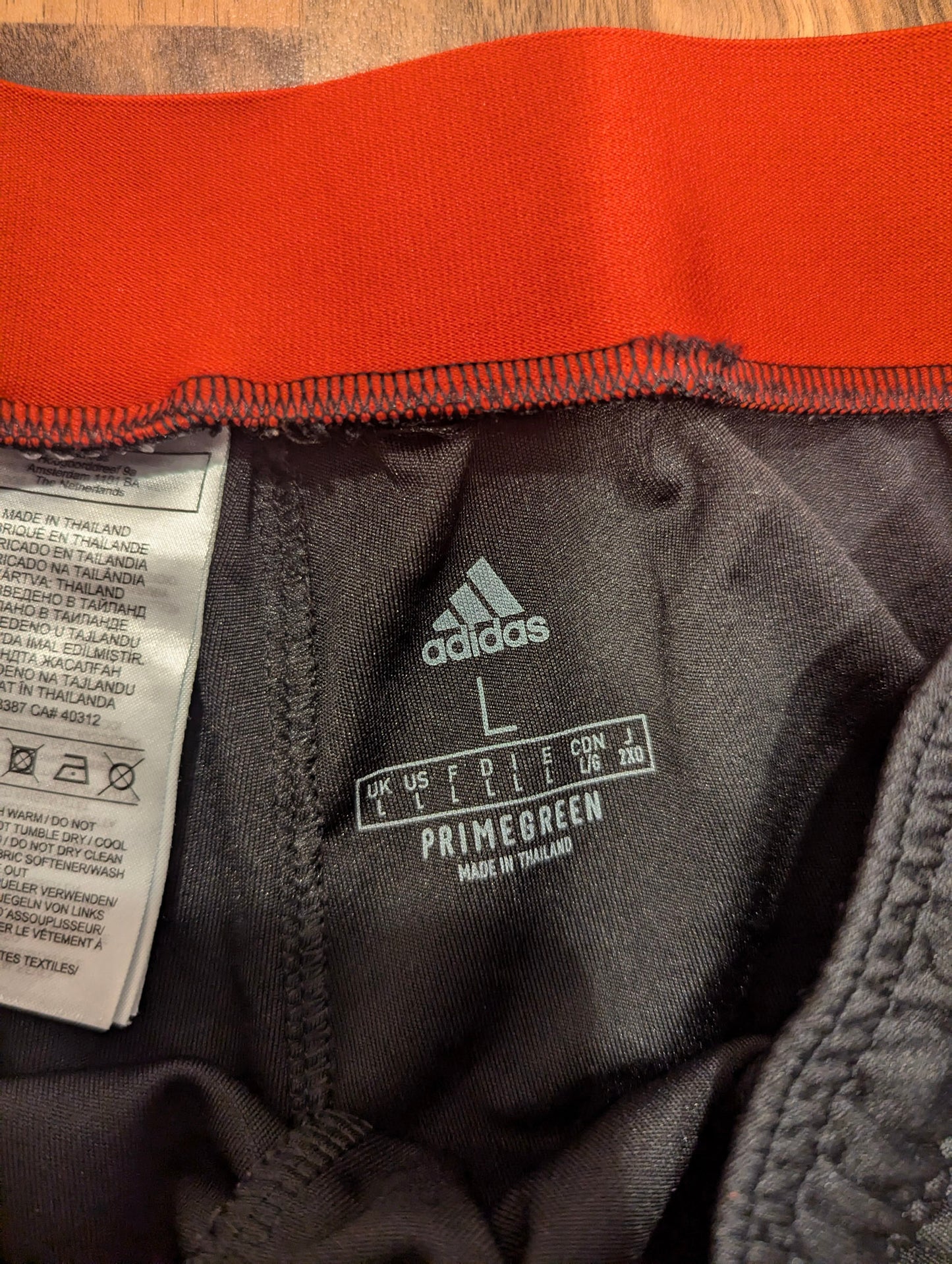 United // Adidas // shorts // size L