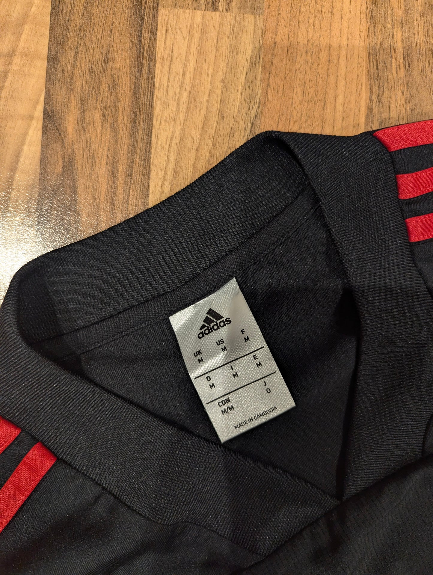 United // Adidas // Training Top // size M