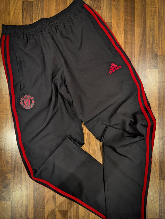 United // Adidas // tracksuit bottoms // size S