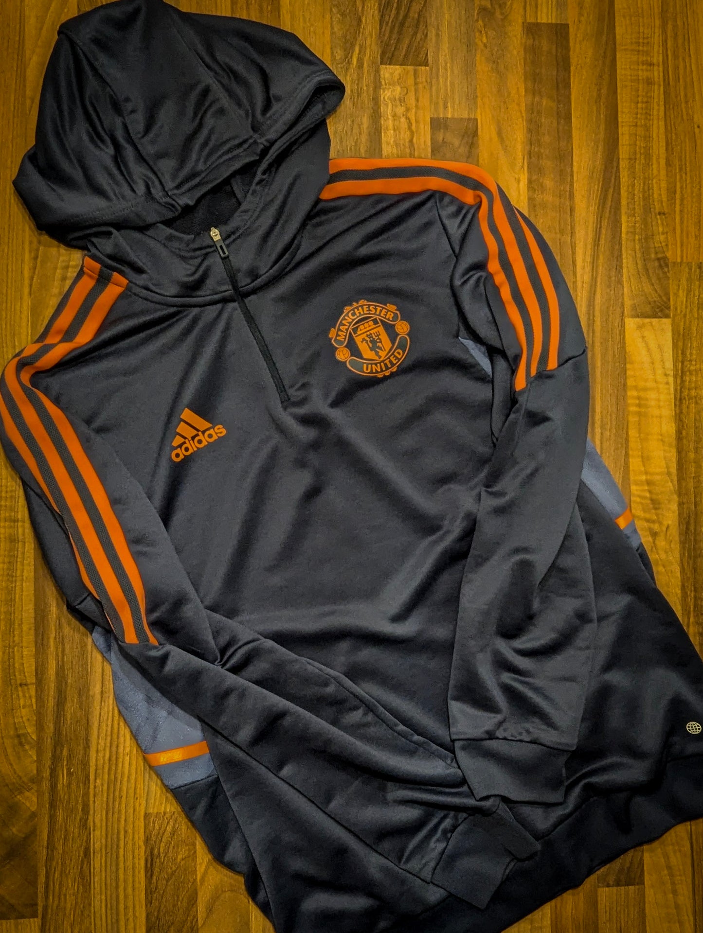 United // Adidas // quarter zip jacket // size M