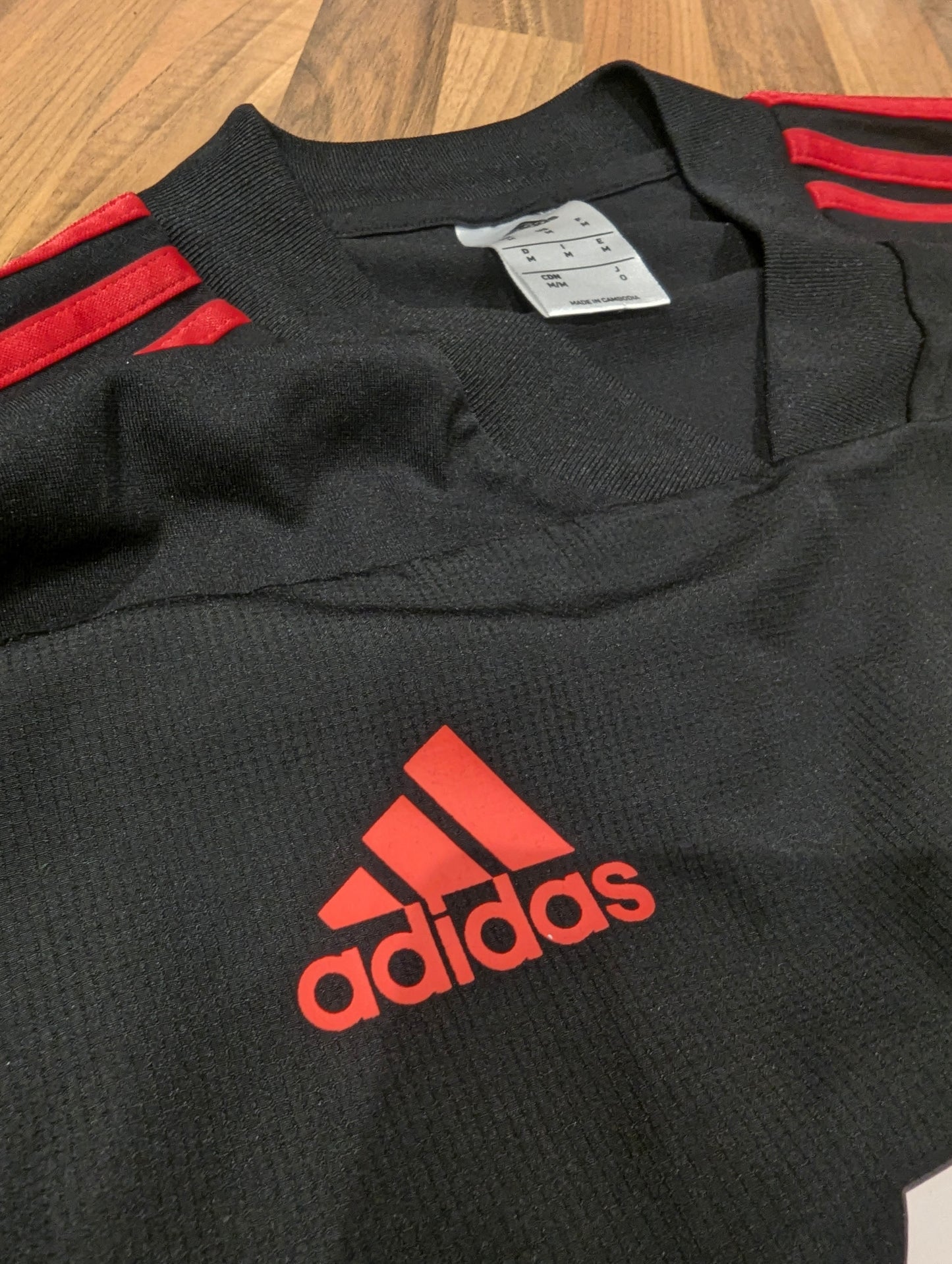 United // Adidas // Training Top // size M