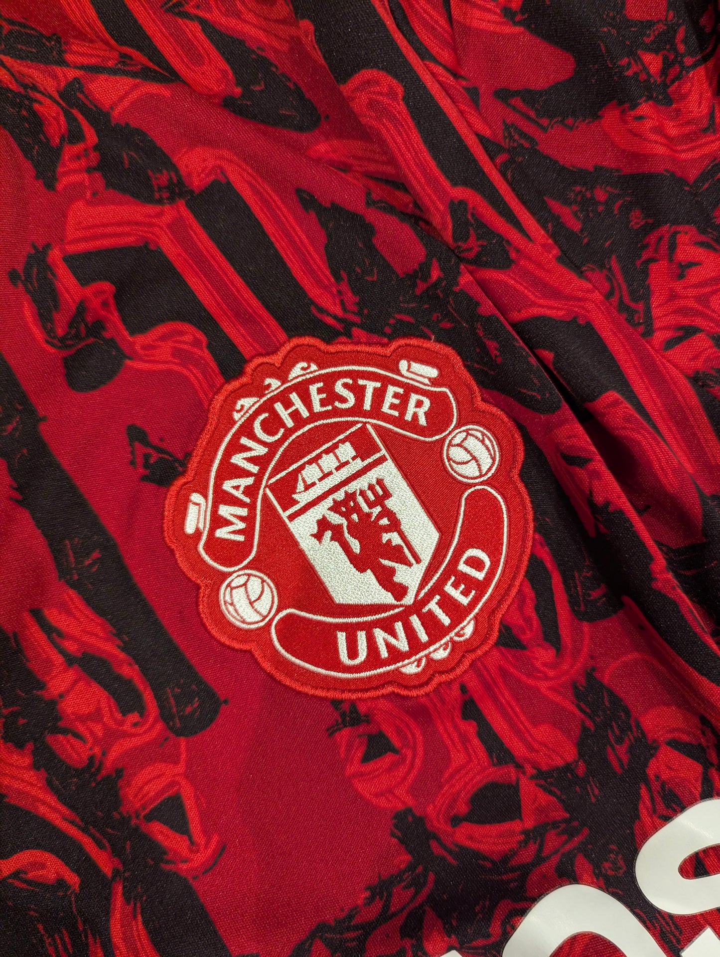 United // Adidas // training t-shirt // size L