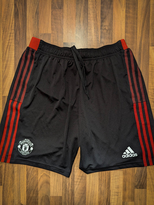United // Adidas // shorts // size L