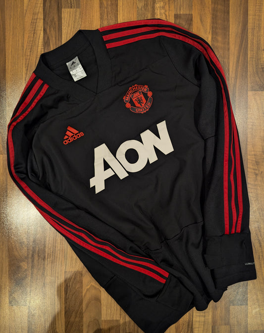 United // Adidas // Training Top // size M
