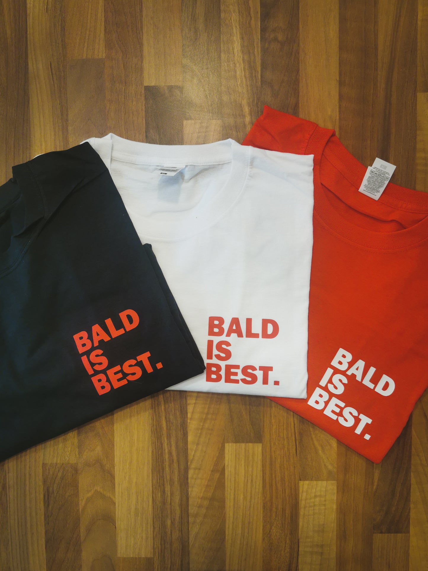 Bald is Best subtle pocket design - T-Shirt