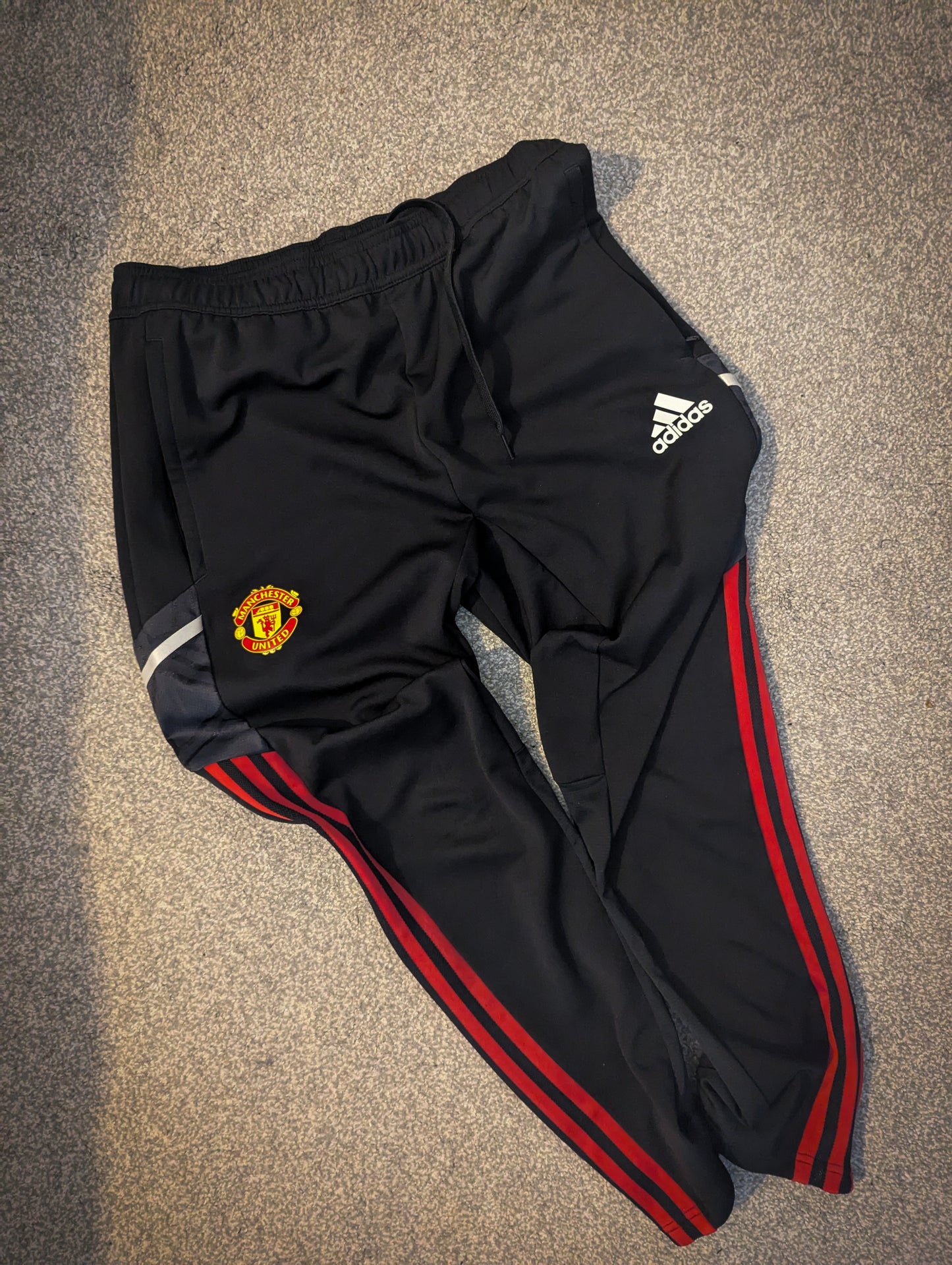 United // Adidas // tracksuit bottoms // size L